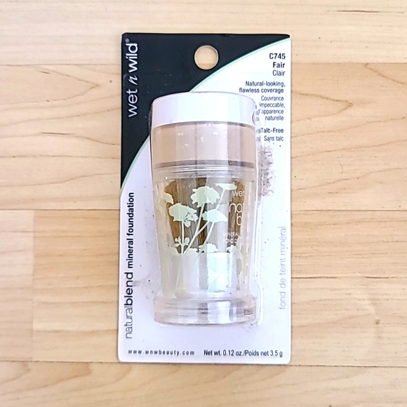 Wet n Wild Natural Blend Mineral Foundation With Brush C745 FAIR - Picture 1 of 3